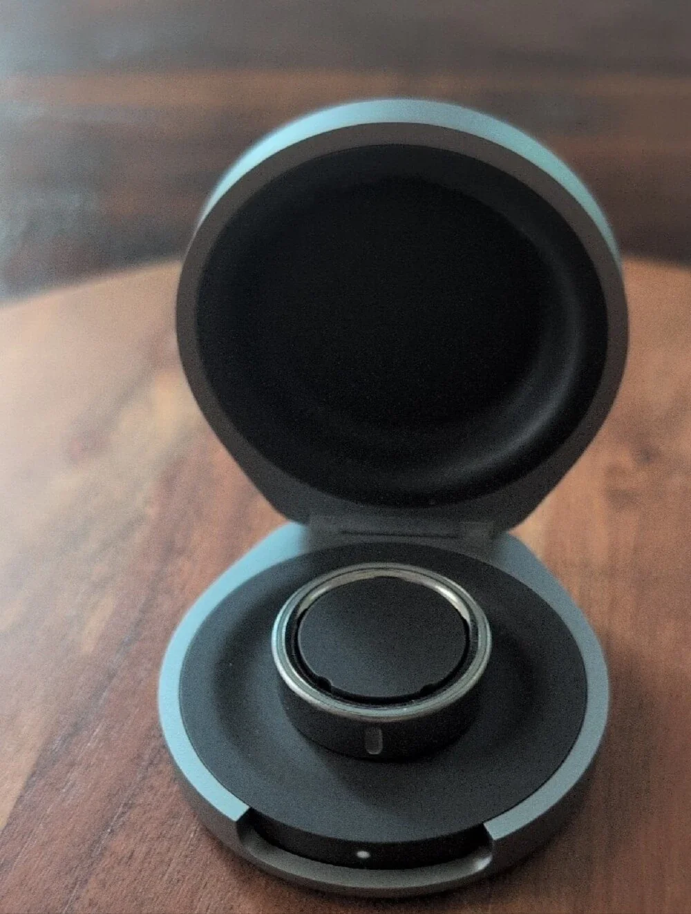 Oura Metallic Silver Smart Ring. Size 11 W/ Travel Charger